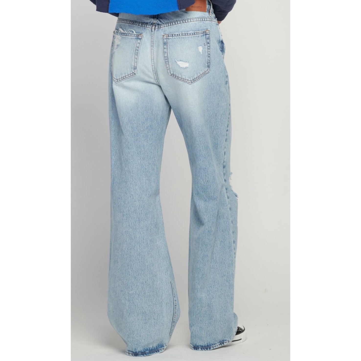 Light Wash Baggy Jean - THE WILLOWS